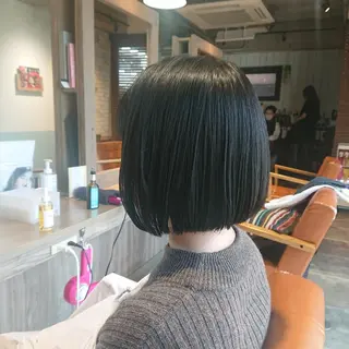 ミディアム alushe 岡 陽子のヘアスタイル