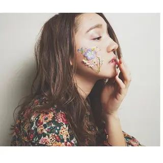 セミロング カラー ✨艶ブリーチカラー ✨四ノ宮裕己のヘアスタイル