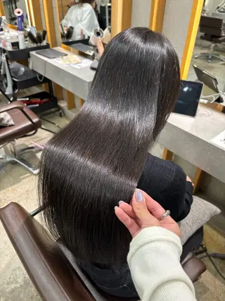 ロング 飯田 優恵のヘアスタイル