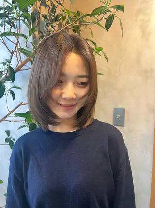 ミディアム 韓国風前髪顔周り バーバーakaneのヘアスタイル