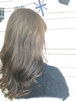 カラー ○HITOMI ○のヘアスタイル