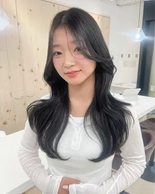 ロング カラー 新宿/韓国ヘア/ 髪質改善ストレートのヘアスタイル