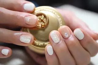 ネイル ママリンド　志村坂上店所属・しみ えんのネイルデザイン