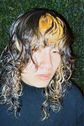 ミディアム カラー パーマ メンズ ウルフレイヤー エクステ/kokiのヘアスタイル