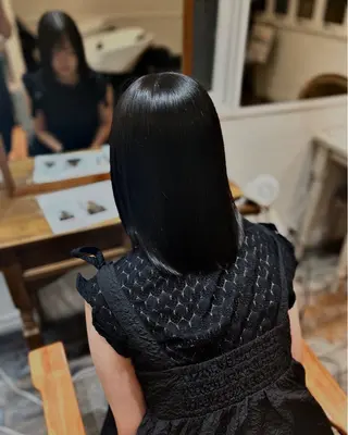 カラー 山尾 涼華のヘアスタイル