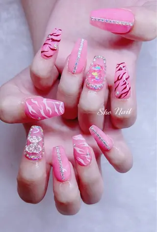 ネイル She   Nail所属・ISA_ BELLAのネイルデザイン