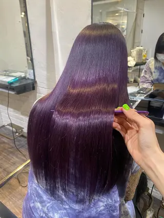 ロング カラー 梅田ハイトーン チダ ヒナノのヘアスタイル