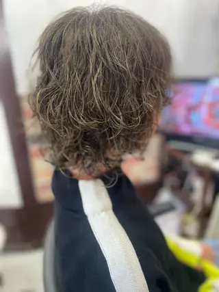 ミディアム カラー パーマ hair salonyuri所属・ヘアサロン ユリのヘアスタイル