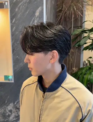 ミディアム パーマ メンズ SALOWIN 原宿 iori所属・✂️原宿指名No.1 センターパート✂️のヘアスタイル