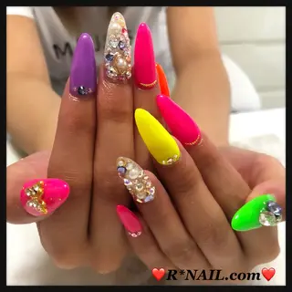 ネイル R*NAIL .comのネイルデザイン