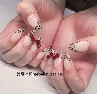 ネイル R inのネイルデザイン