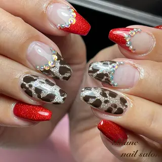 セミロング Blanc ブランのネイルデザイン