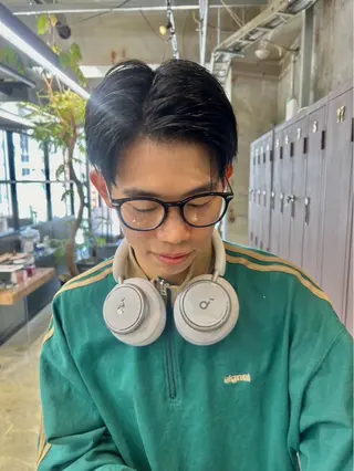 ショート パーマ 愛加パーマ・レイヤー ・ピンクカラーのヘアスタイル