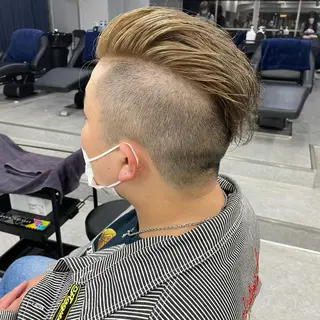 カラー パーマ ヘアアレンジ メンズ キッズ ネイル マツエク・マツパ 透明感カラー・レイヤ ー🎀amika🎀のヘアスタイル