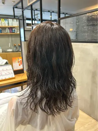 セミロング hairsalon ulu所属・仙台/抜け感カラー /工藤のヘアスタイル