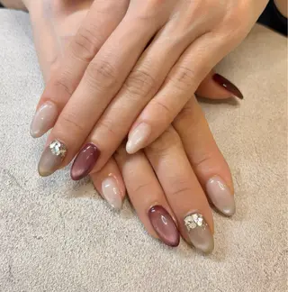 ネイル Lowé所属・Lowé みるくのネイルデザイン