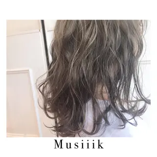 ミディアム カラー Musiiik hairのヘアスタイル
