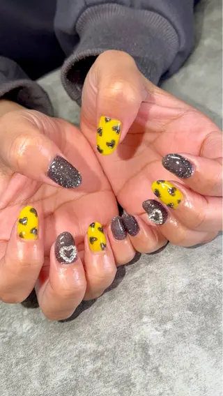 ネイル haleyume所属・shino🌟 痛ネイルのネイルデザイン