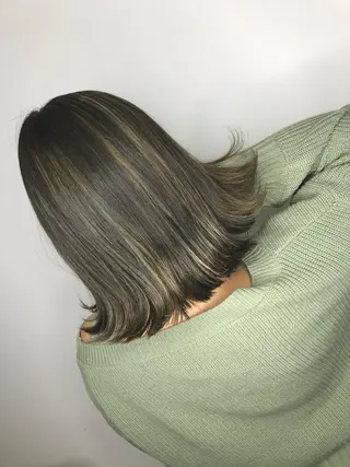 ショート カラー 艶髪職人 山本隼正のヘアスタイル