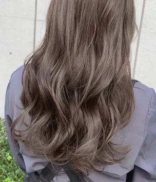 ロング カラー LadA AIのヘアスタイル