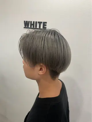 ショート カラー 上霜 菜月のヘアスタイル