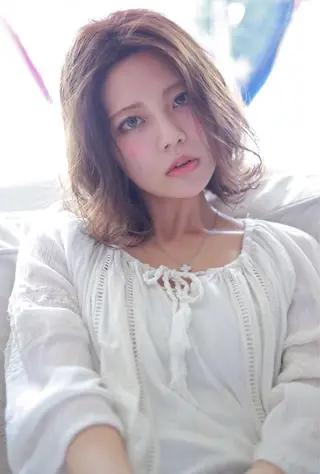 ミディアム MUSASHI ブリーチカラー◎のヘアスタイル