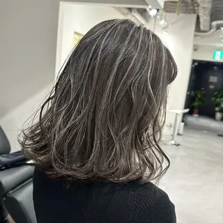 ミディアム CIERA.南船場所属・yuna🧡/心斎橋 ハイトーン/ブリーチのヘアスタイル