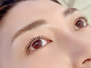 マツエク・マツパ 暖色/レイヤーカット /艶髪/髪質改善/のマツエク・マツパデザイン