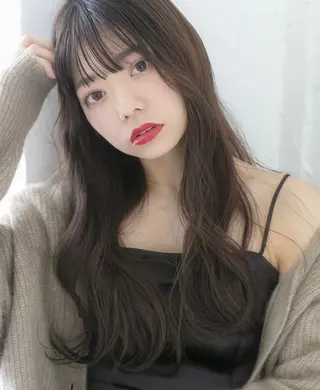 ロング カラー オリーブ/アッシュ やわらか透明感カラーのヘアスタイル