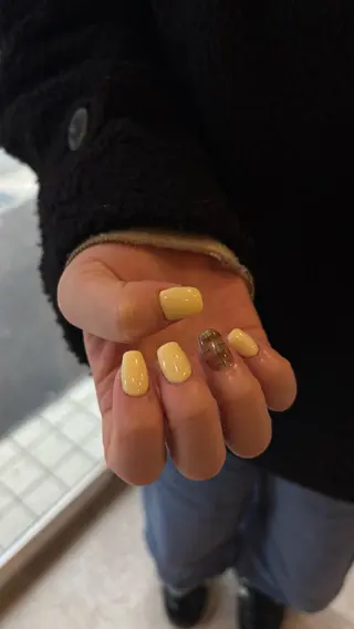 ネイル しおん🎶立川|ひと 癖ニュアンス|個性派のネイルデザイン