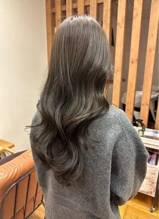ロング iroha /大阪梅田のヘアスタイル