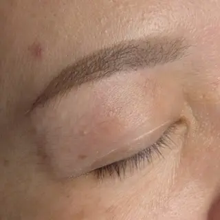 アイブロウ フェイシャルワックス GLOW所属・渡邊 真依のエステ・リラクイメージ