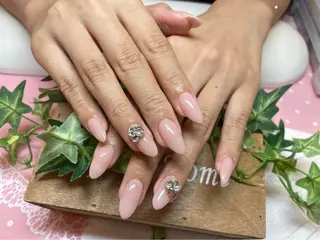 ネイル Ui_Amor (パラジェル)のネイルデザイン