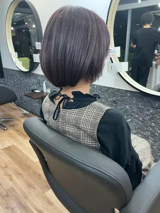 ショート レイヤーカット、 大人可愛い　中村美羅のヘアスタイル