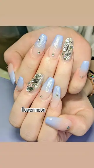 ネイル フラワー ムーンのネイルデザイン