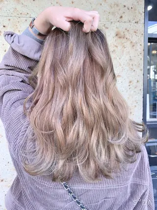 セミロング 山本 みきのヘアスタイル