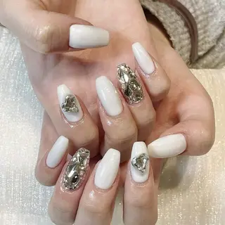 ネイル RAFFINE 月🦋🩵のネイルデザイン