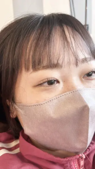 マツエク・マツパ オラプラノ所属・與那覇 有紗のヘアスタイル