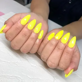 ネイル クレアトゥール華 都賀店所属・三橋 結菜のネイルデザイン