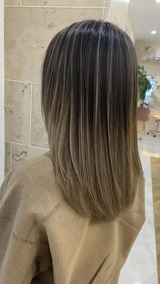 ミディアム 二上 怜のヘアスタイル