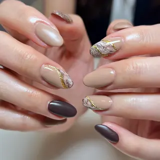 ネイル REHTOF ｜朝7時Open☀️のネイルデザイン