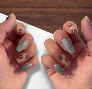 ネイル T + B ❇︎ ayuのネイルデザイン