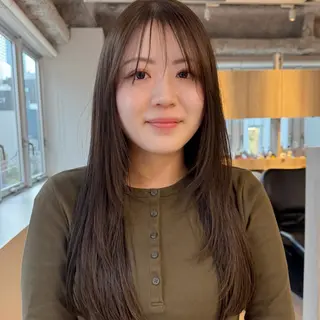 ロング MASHUchayamachi所属・まほ／レイヤーカット /透明感カラーのヘアスタイル