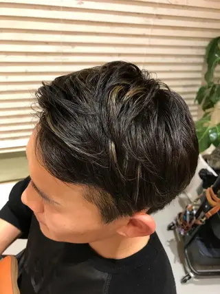 ショート カラー メンズ 大久保 隆蔵のヘアスタイル