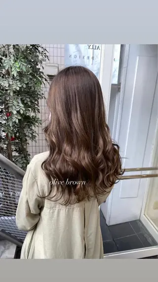 ロング ParveMix 宮﨑 梨里のヘアスタイル