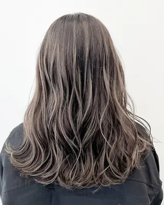 セミロング 公式 Ease by amble luxeのヘアスタイル