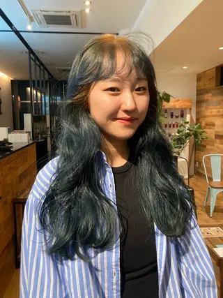 カラー 津田 里菜のヘアスタイル