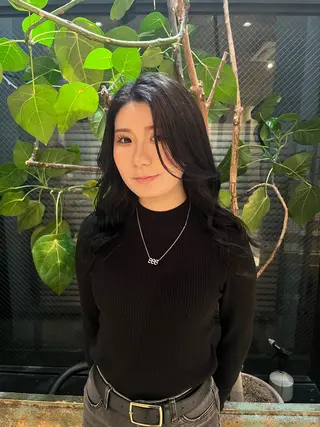 ロング 愛瑠奈 erunaのヘアスタイル