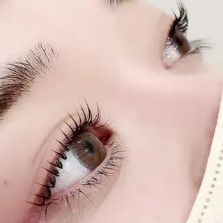 マツエク・マツパ WHITE EYE 田井　初季の眉毛・アイブロウイメージ