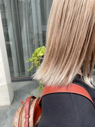 ミディアム カラー tomo🍒パーマ ハイトーン似合わせのヘアスタイル